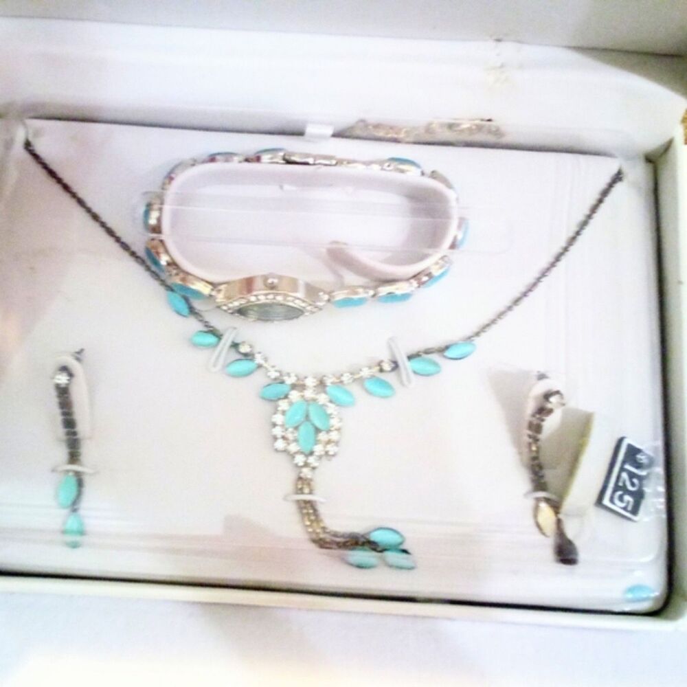 Ashley Princess Blue Cats Eye Demi Parure NIB